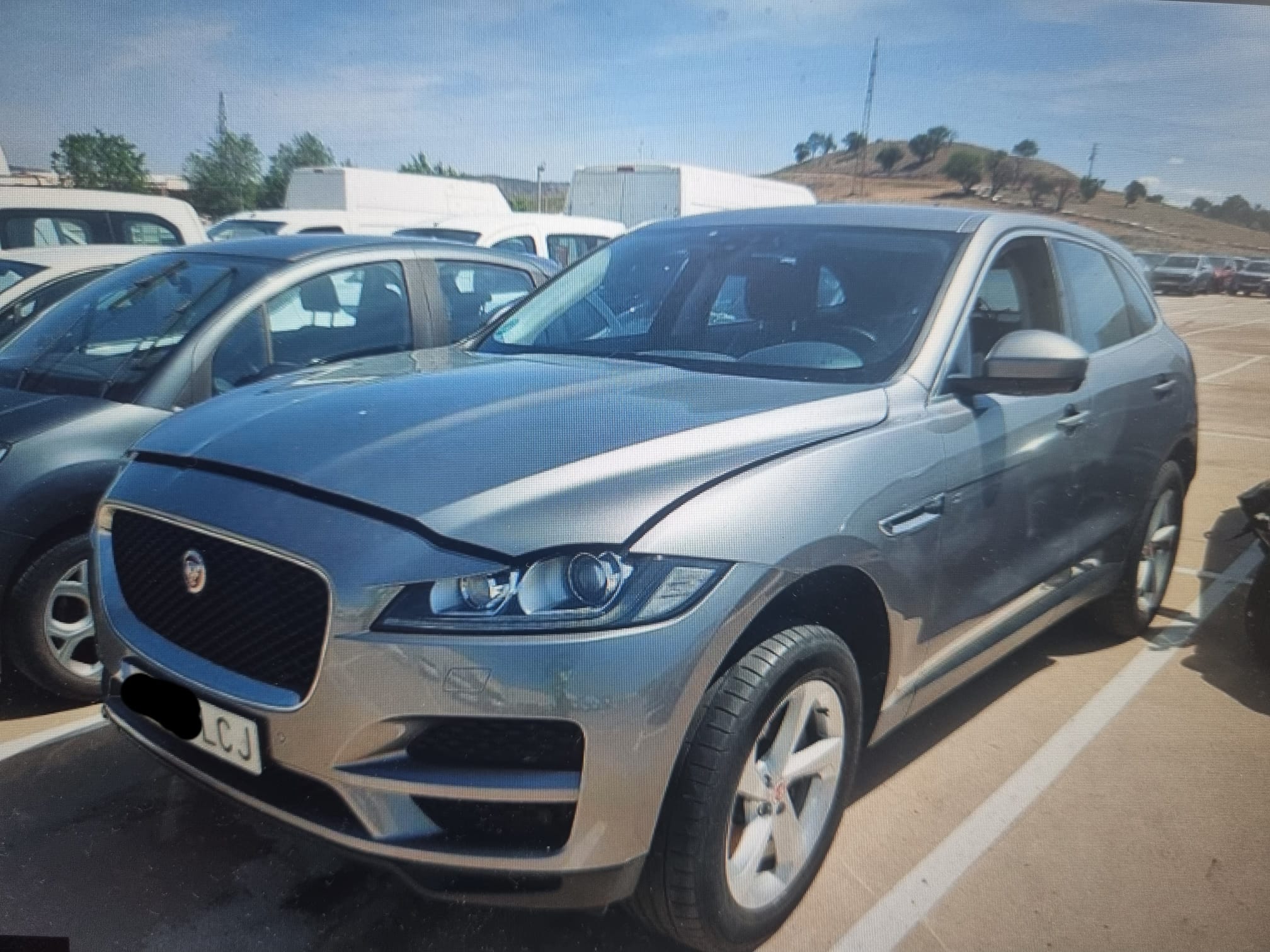 F pace v6 300cv averiado