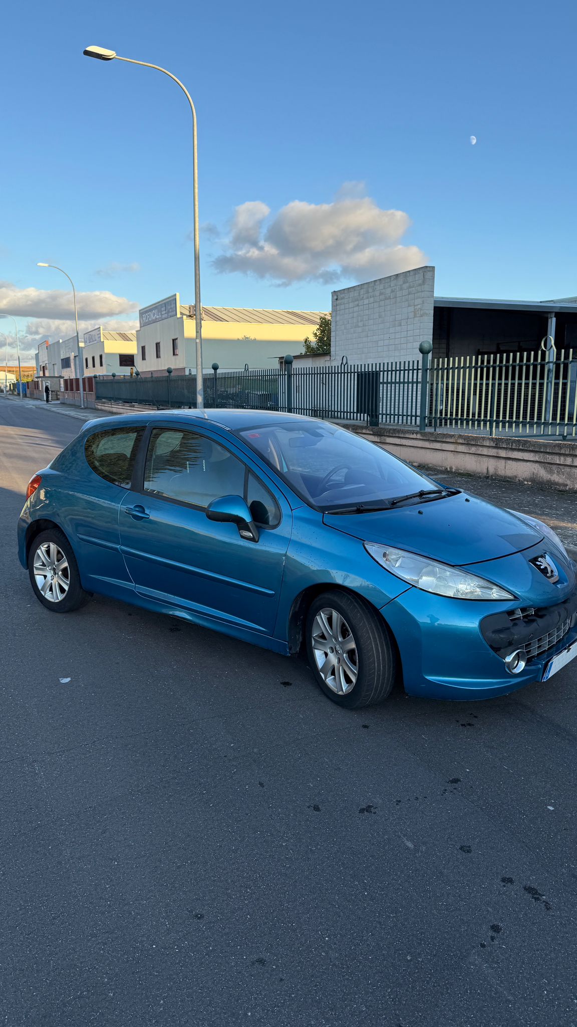 PEUGEOT 207