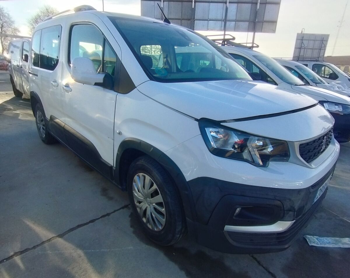 Peugeot Rifter 1.5cc 75cv DIESEL MANUAL  Access Standard AÑO 2019