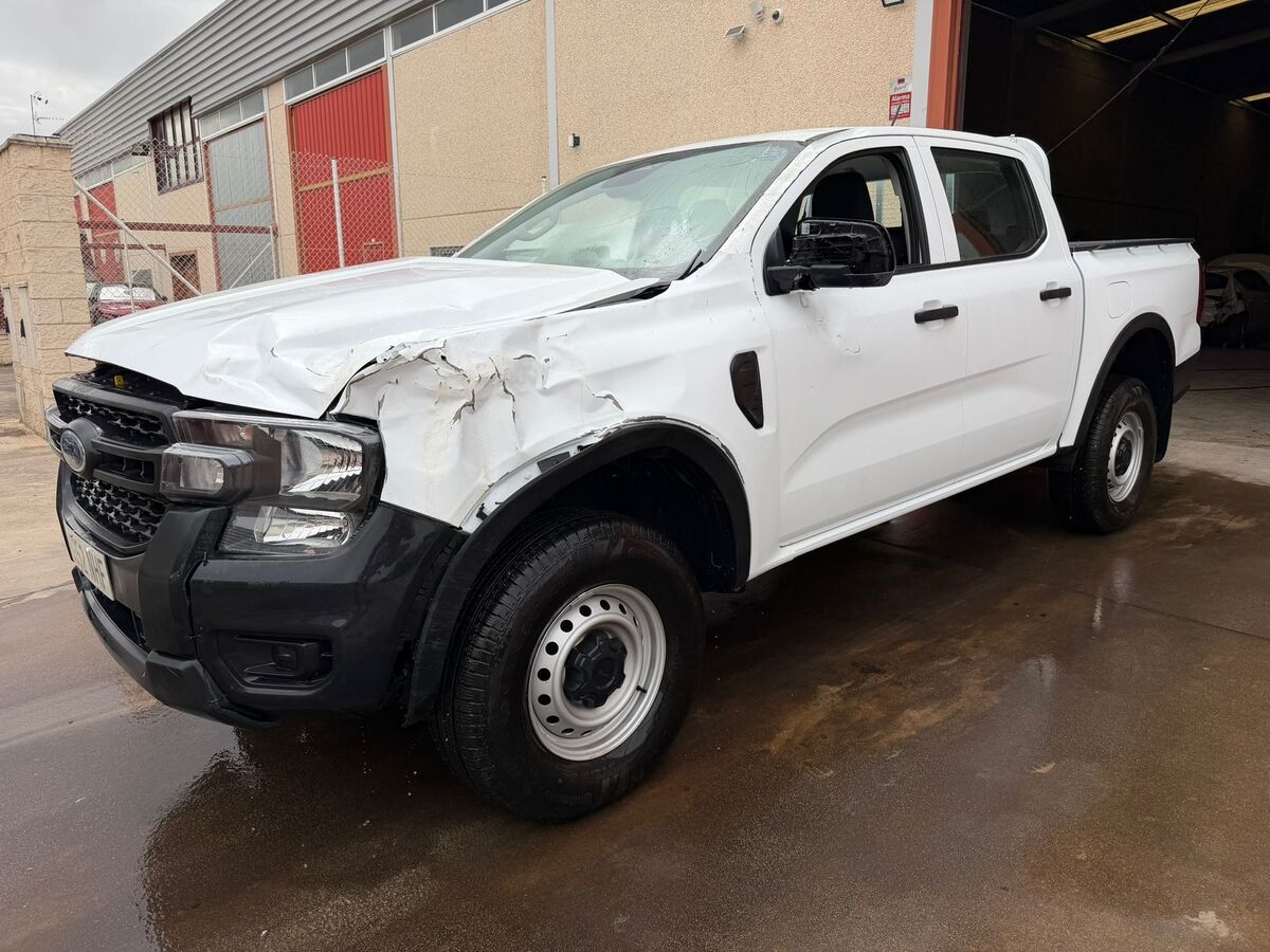 2.0 EcoBlue 4 x 4 Año 2026 SOLO 3.000 KM *** 20.990 € ***