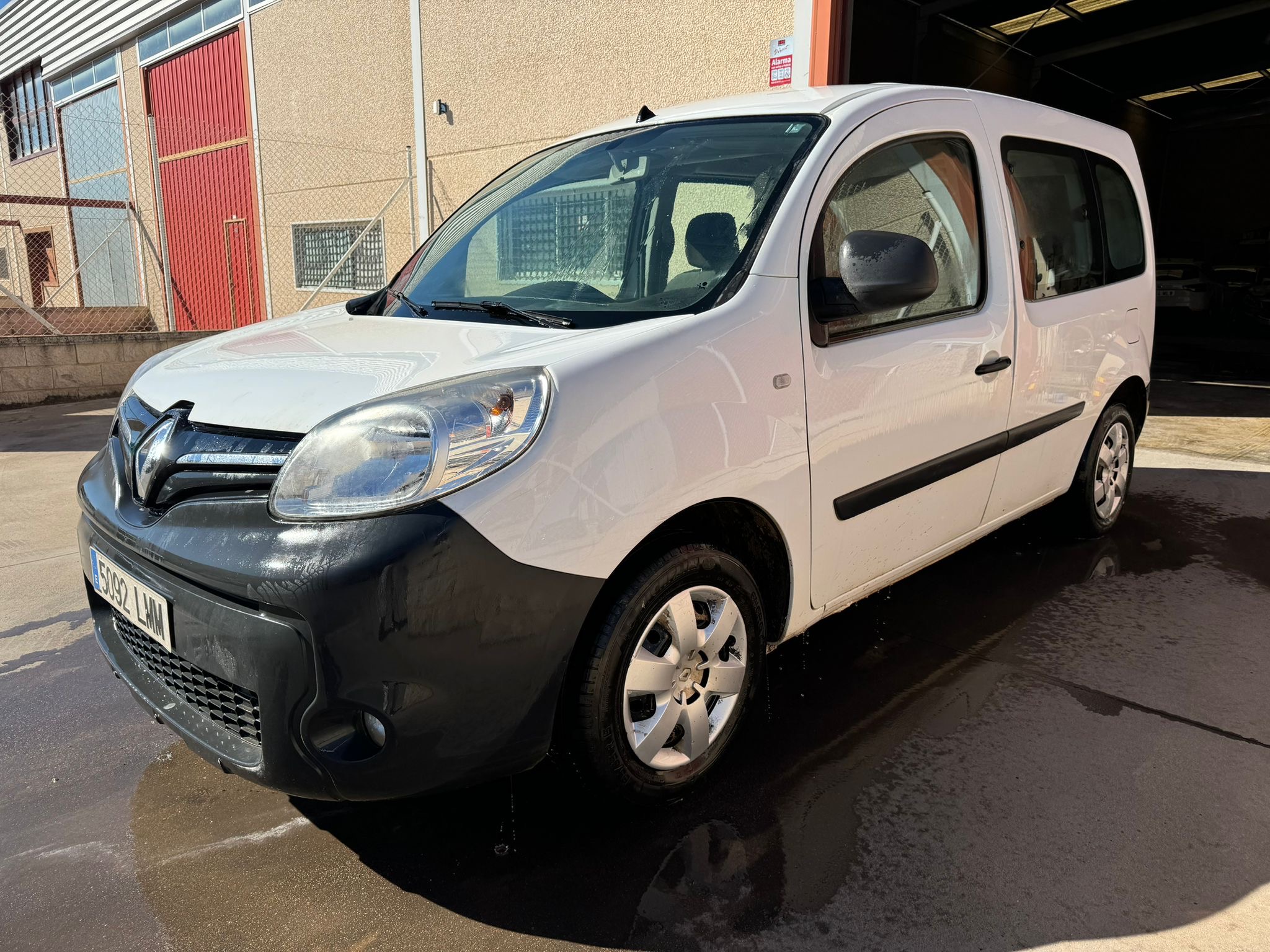 1.5 Dci 6 velocidades Año 4/2021 *** 5.490 € ***