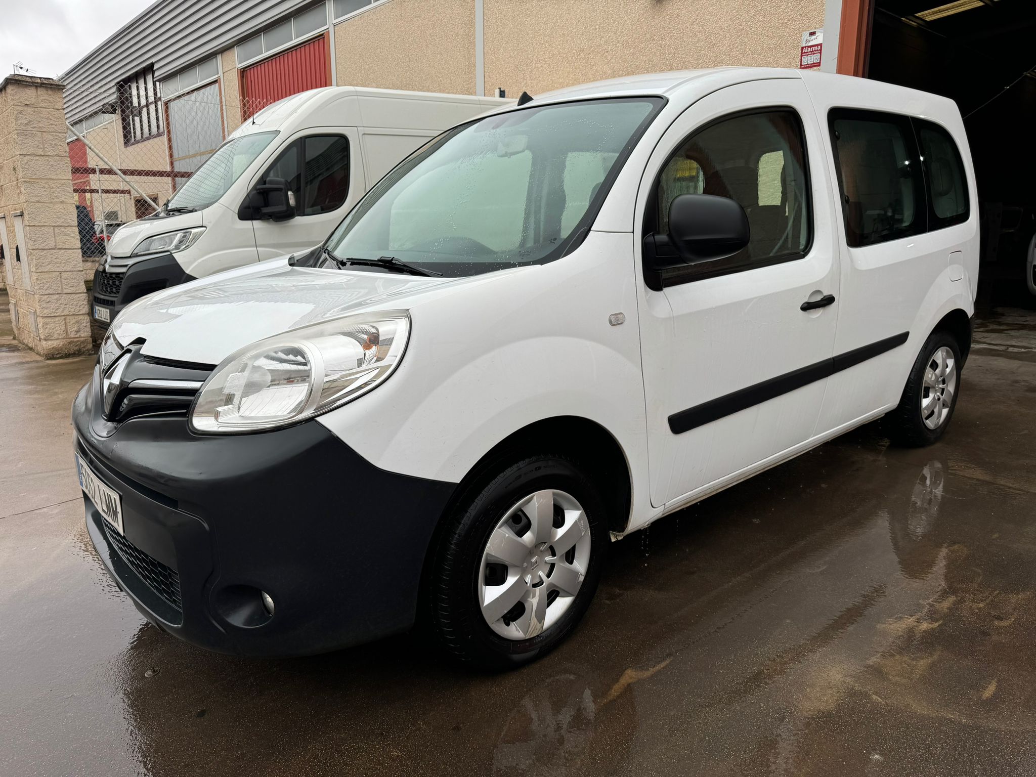 1.5 Dci Año 4/2021 *** 7.990 € ***