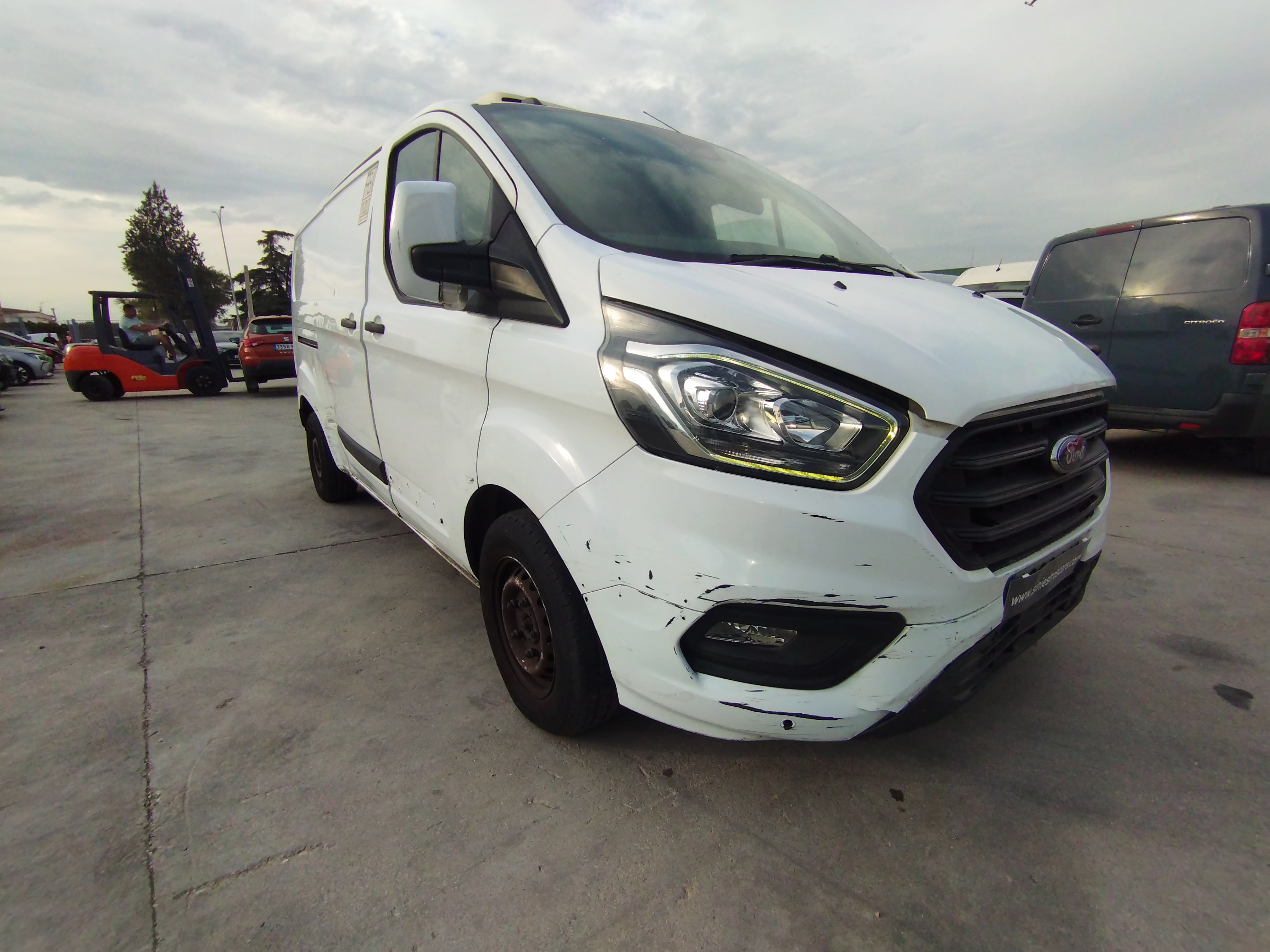 Ford Transit Custom Furgón 300 L2 Limited 2.0cc TDCI 130cv ISOTERMICA  AÑO 2021