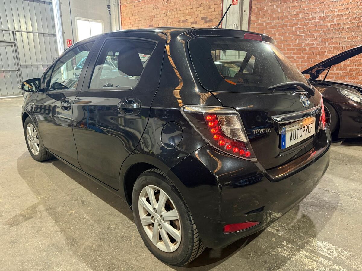 TOYOTA YARIS 1.5 HYBRID /2012