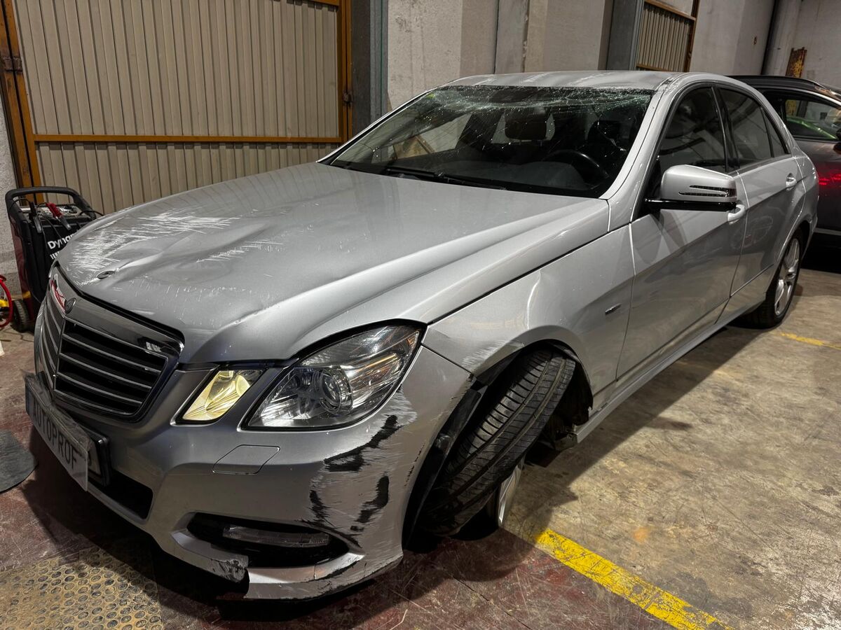 MERCEDES BENZ CLASE E 200 BE AVANTGARDE /2012