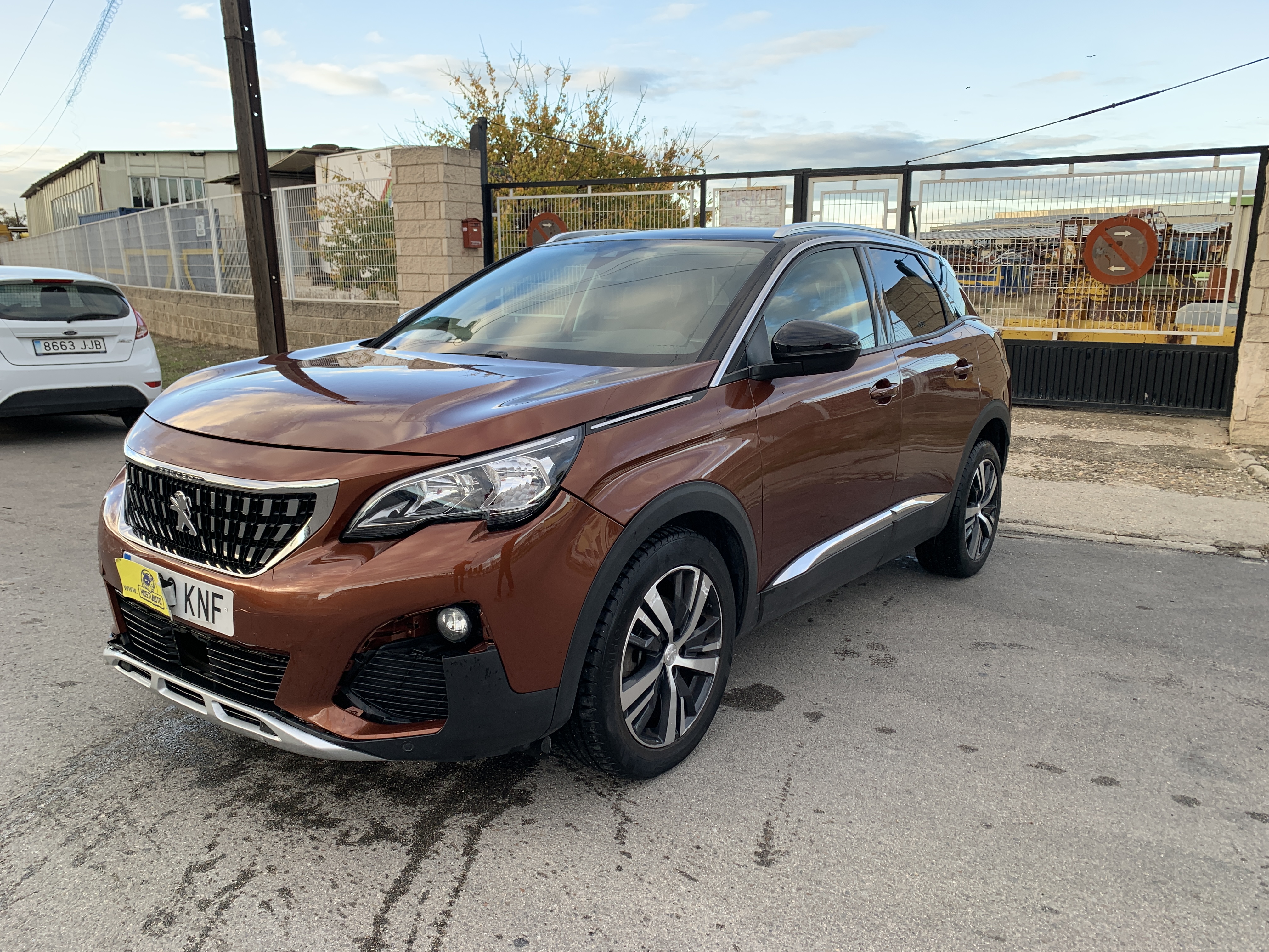 PEUGEOT 3008 1.2 INY 130CV