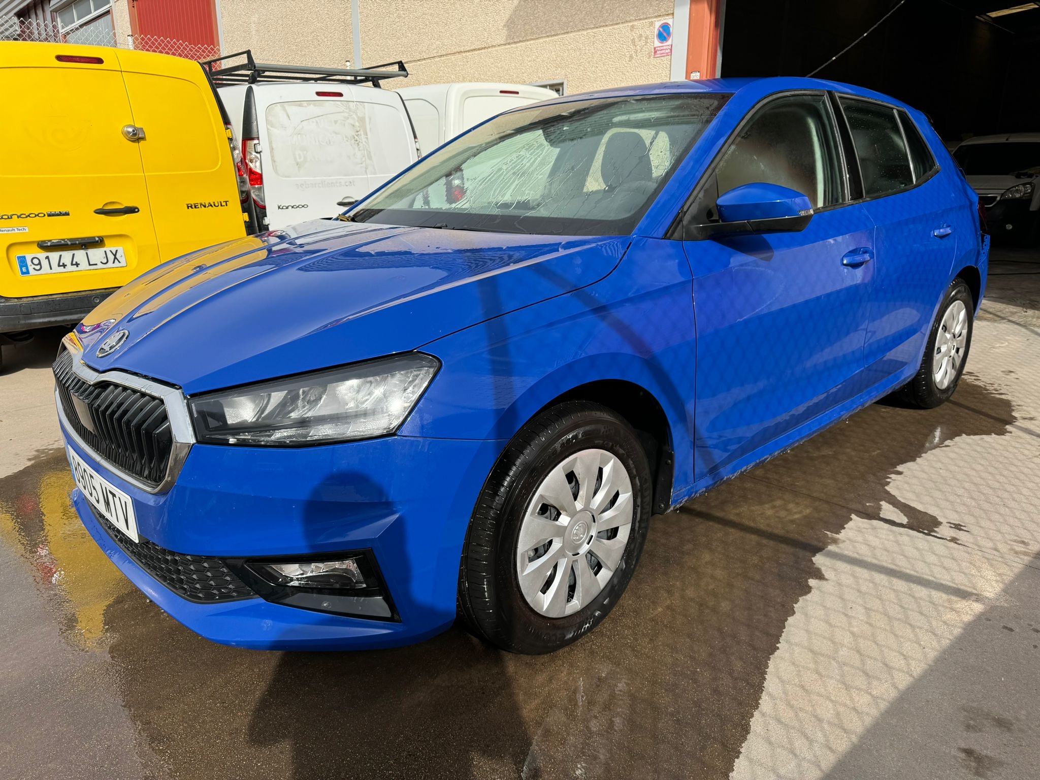 1.0 MPI Año 10/2024 SOLO 10.000 KM *** 6.790 € ***
