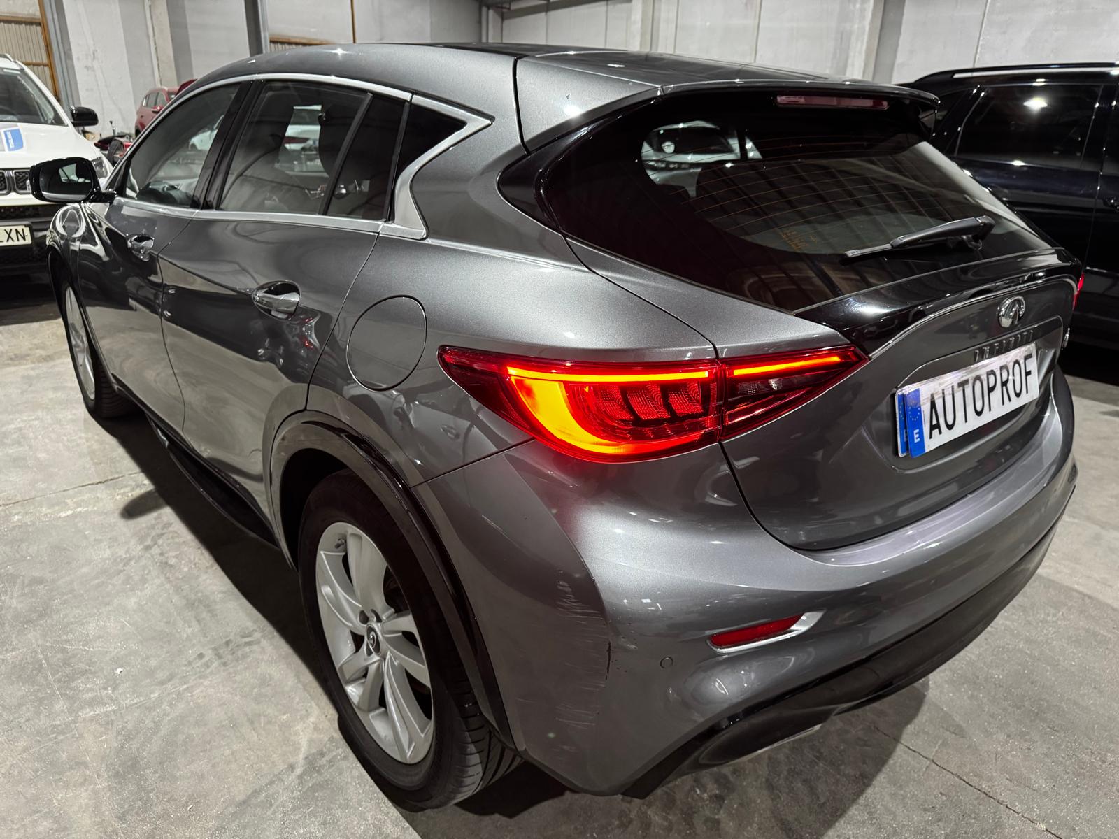 INFINITI Q30 1.6T PREMIUM DEL 10/2019