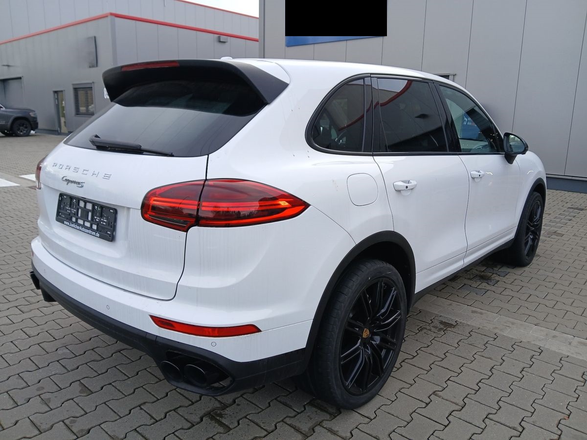 Porsche Cayenne Porsche Cayenne S