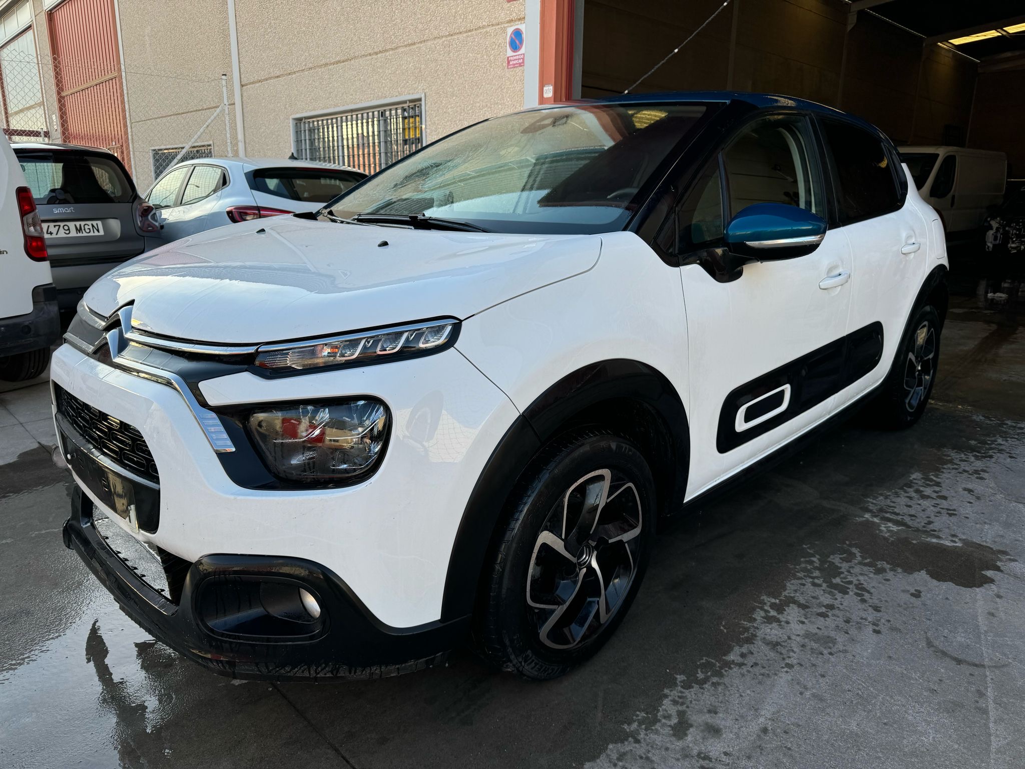 1.2 i Año 5/2022 Solo 40.000 Km *** 4.790 € ***