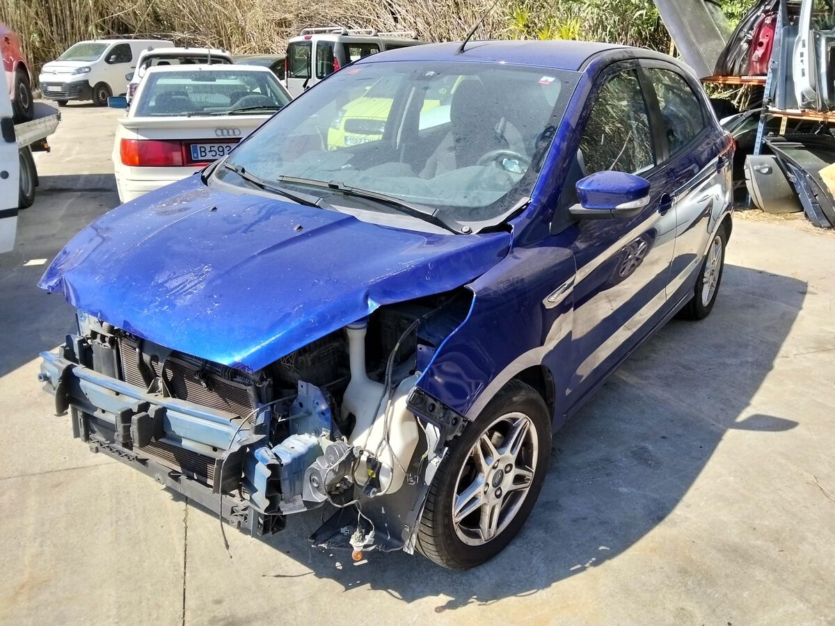 FORD KA + 2017 SINIESTRO