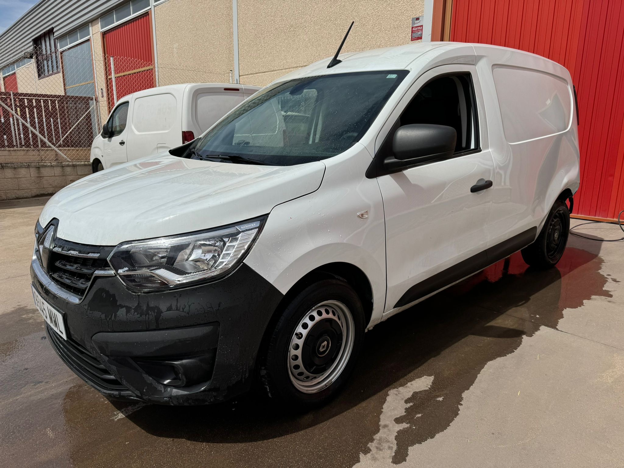 1.5 Dci Año 12/2023 SOLO 10.000 KM *** 7.990 € ***