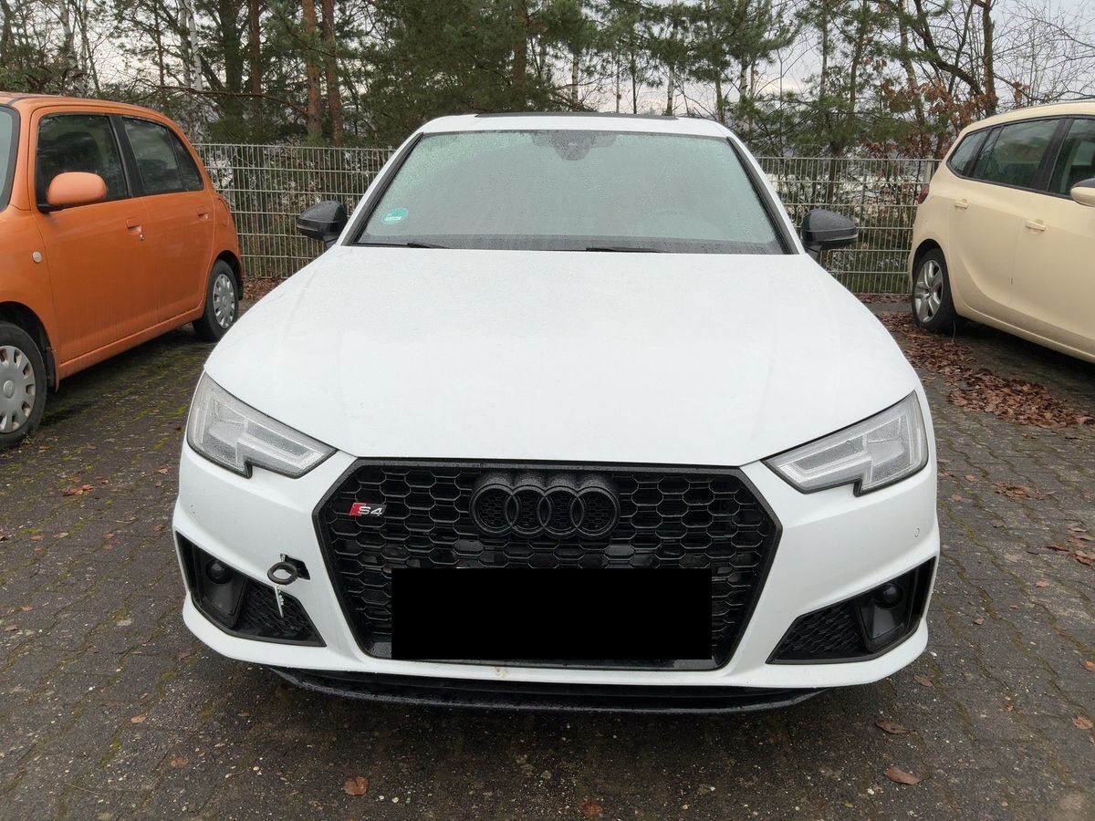 Audi S4 3.0 V6 TFSI quattro