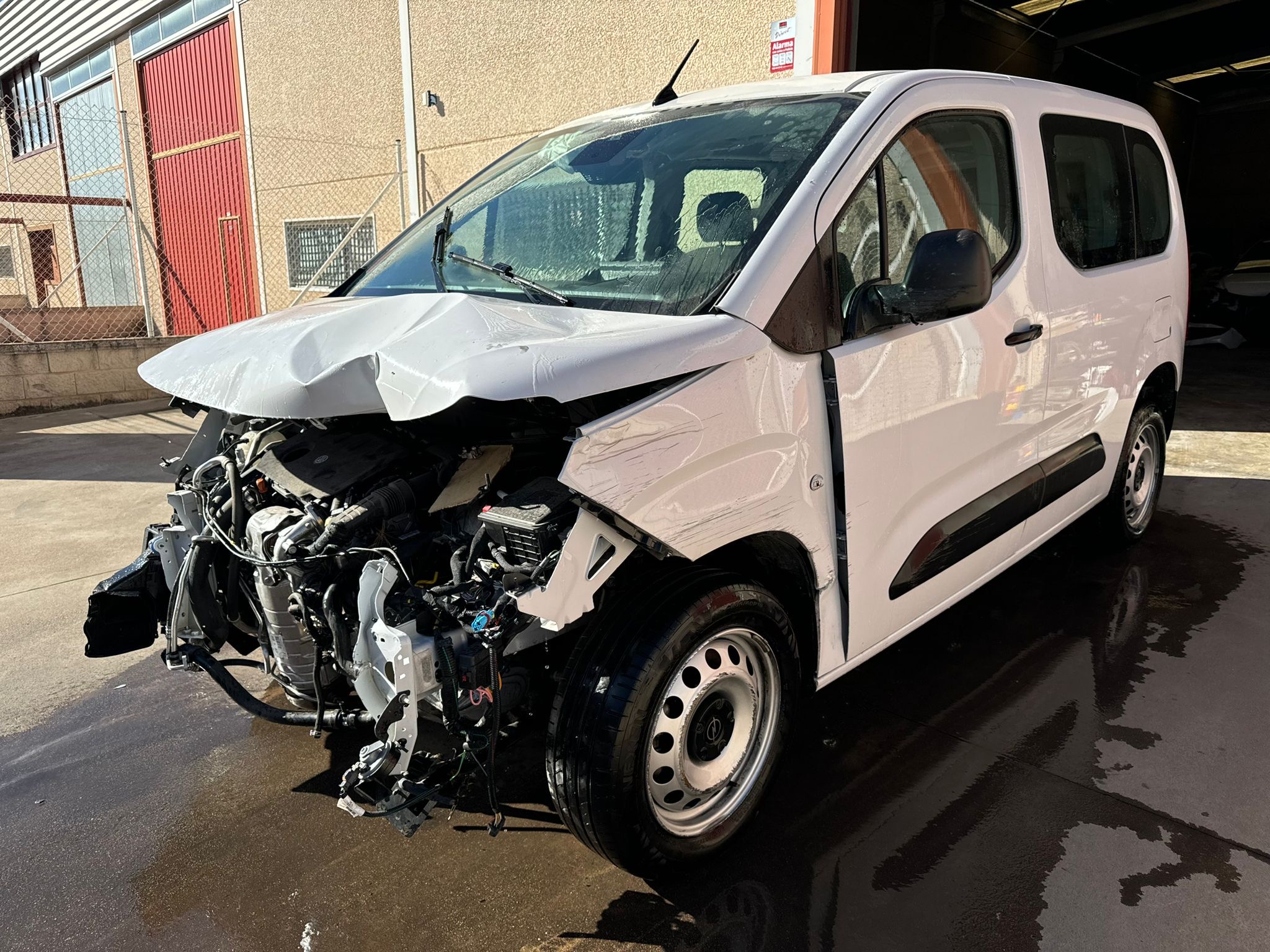 Life 1.5 BlueHdi SOLO 12.000 Km Año 12/2024 *** 7.490 € ***