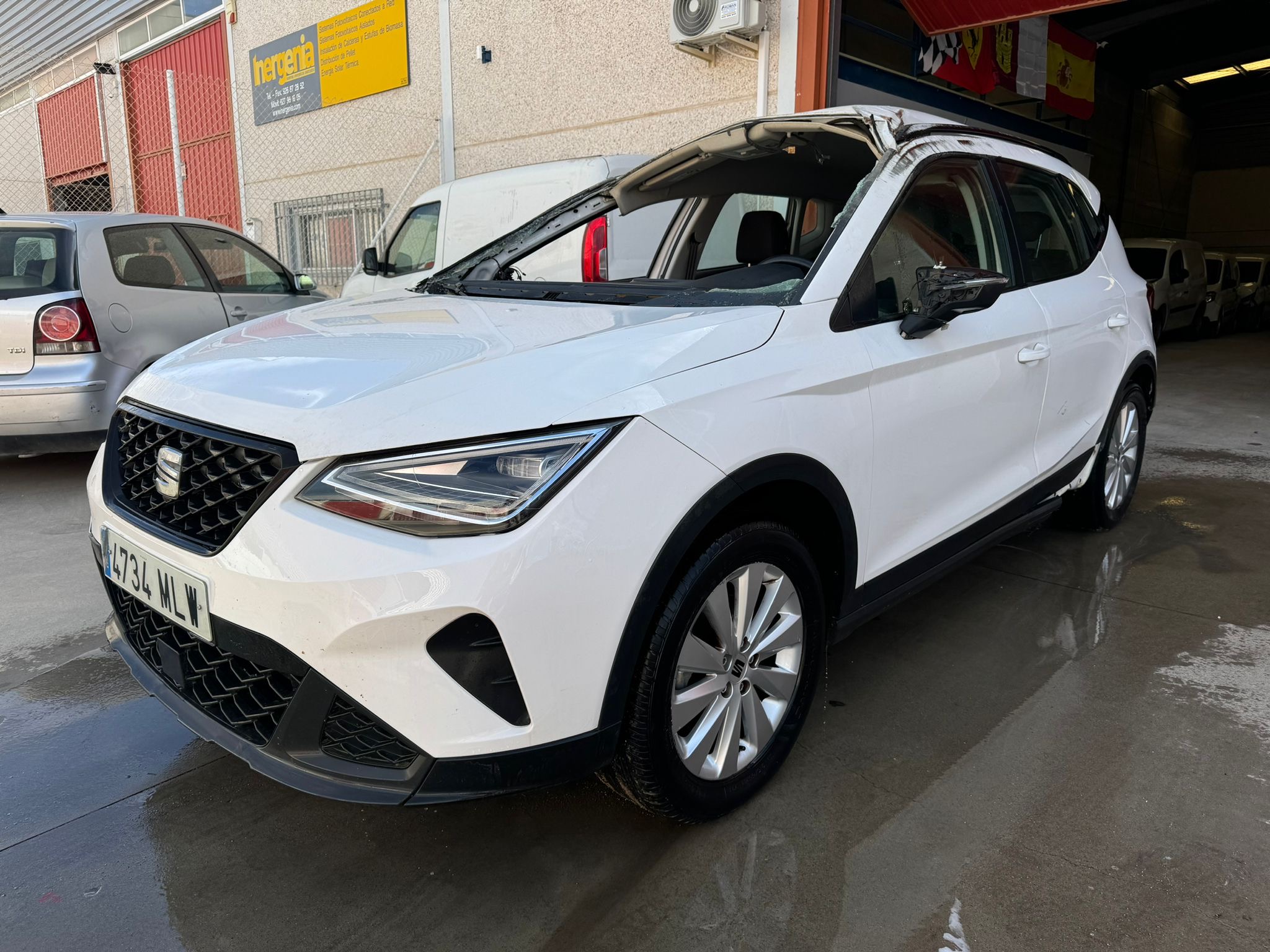 1.0 i Año 12/2023 110 Cv *** 5.490 € ***