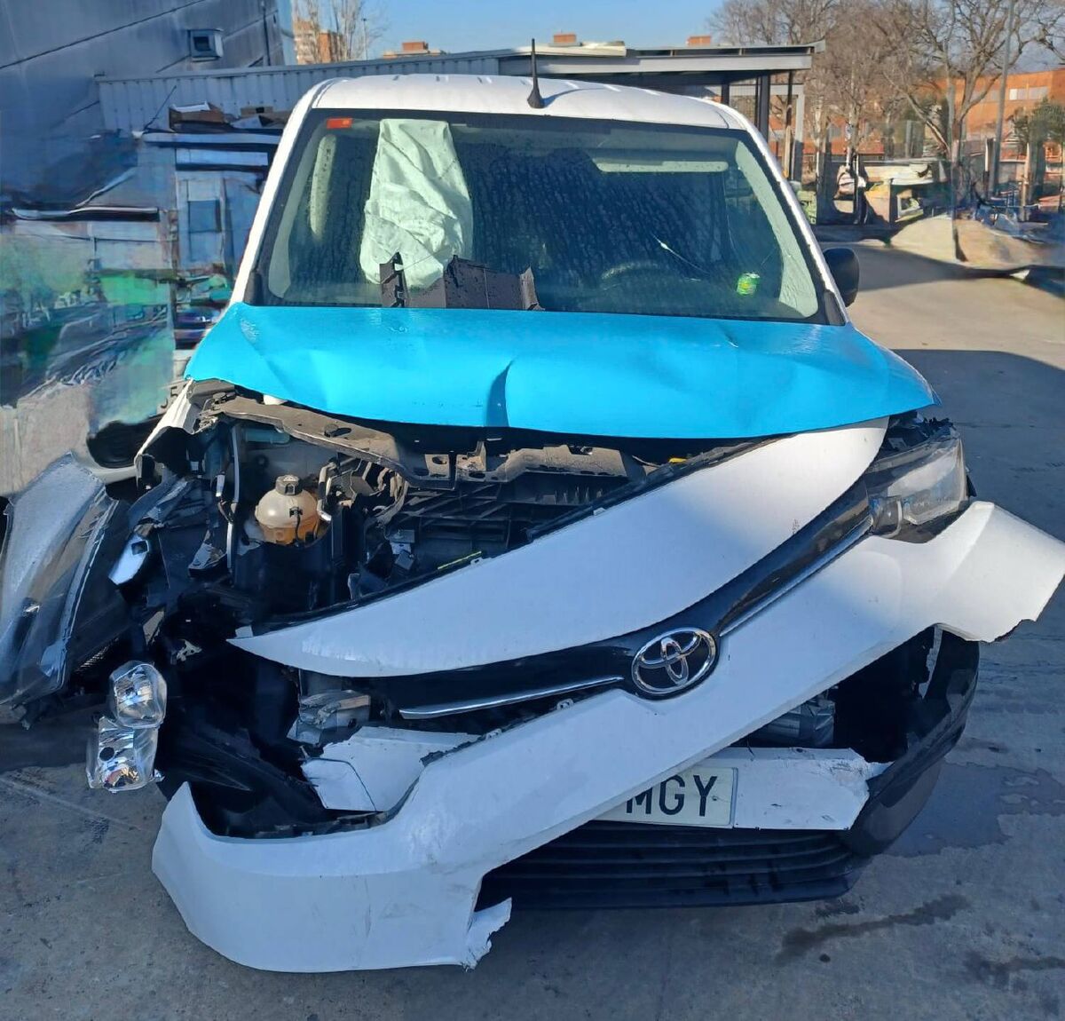 TOYOTA PROACE CITY AÑO 2023 CON GOLPE