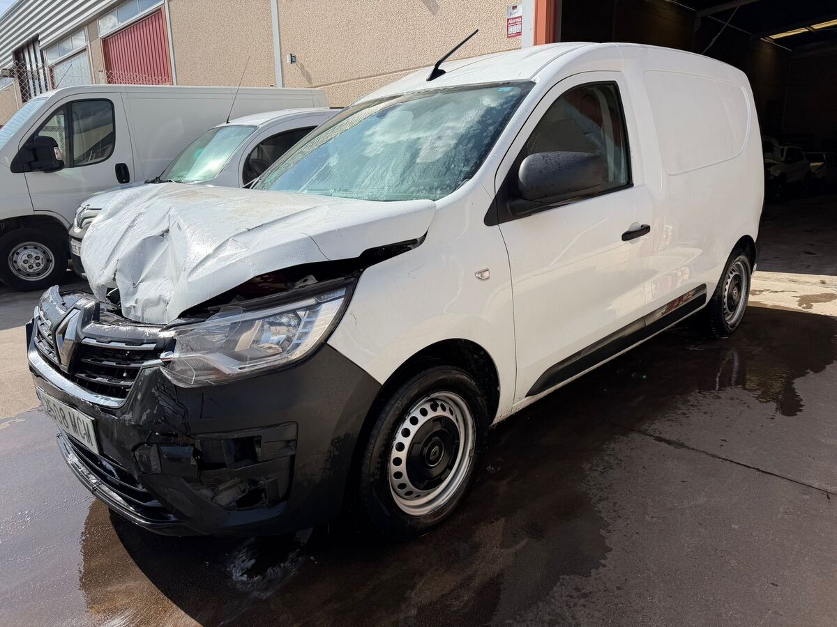 1.5 Dci Año 12/2022 *** 4.990 € ***