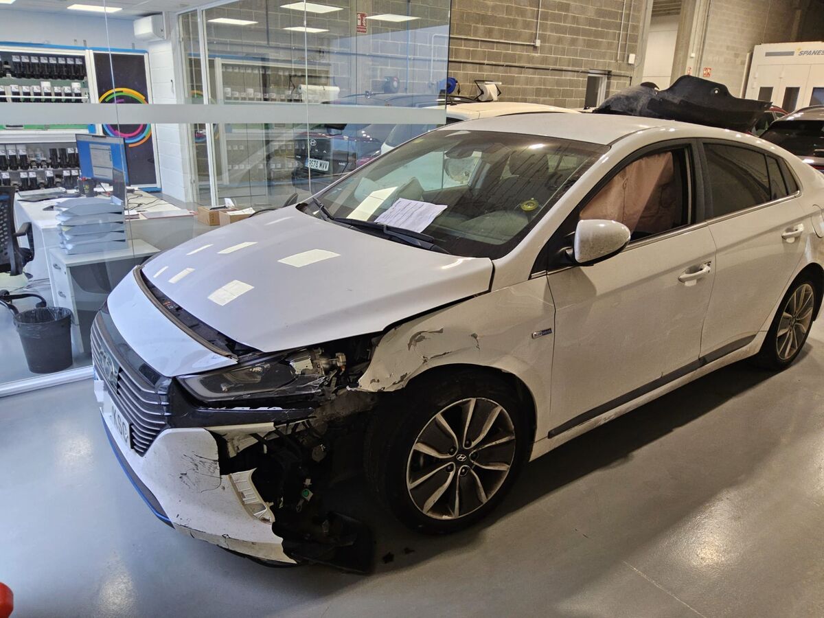 HYUNDAI IONIQ AÑO 2019 CON POCO GOLPE !!