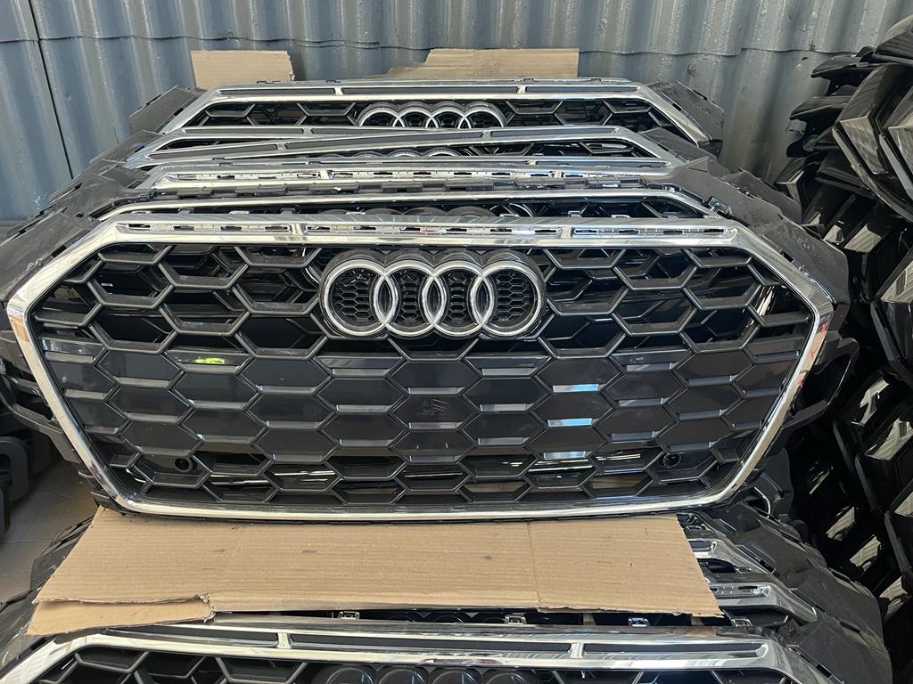 PARRILLA DELANTERA  AUDI A4 B9 LIFT PDC PARKTRONIC