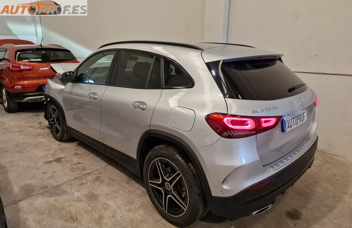 Se vende Mercedes Benz GLA 200d 4MATIC AMG del 2020