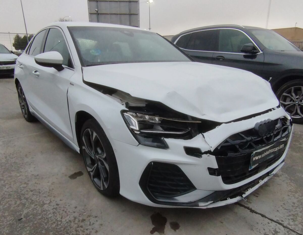 AUDI A3 SEDANE S-LINE 1.5cc 150cv HIBRIDO GASOLINA AUTOMATICO AÑO 2025